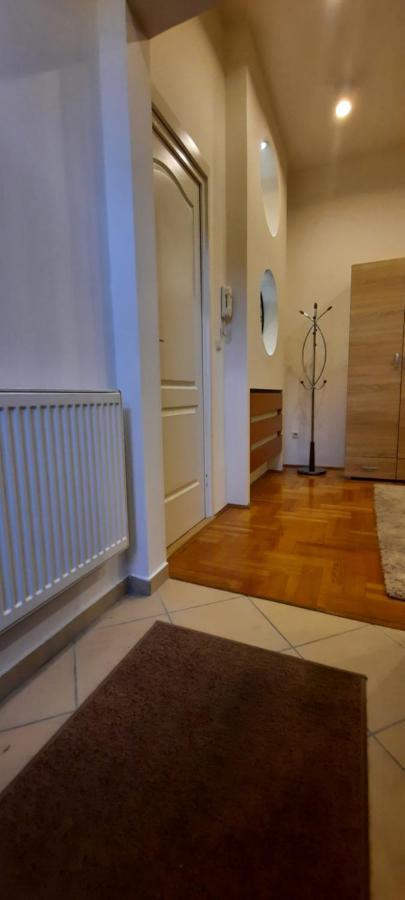 City Life Apartment Дебрецен Экстерьер фото