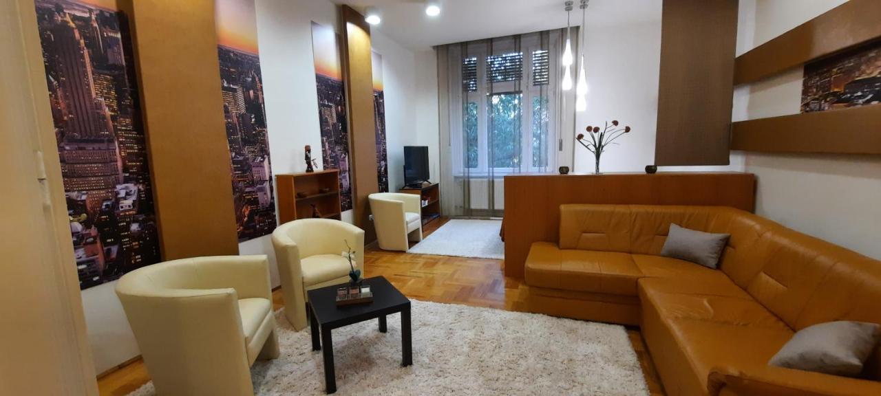 City Life Apartment Дебрецен Экстерьер фото