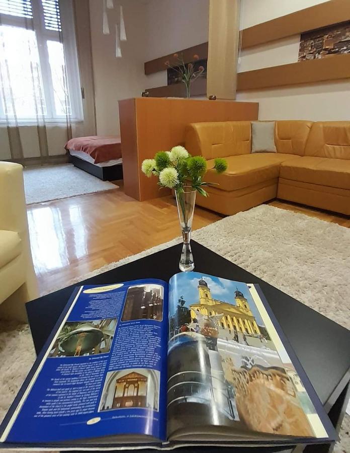 City Life Apartment Дебрецен Экстерьер фото