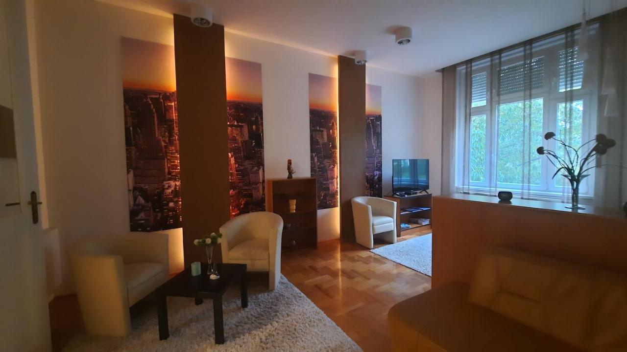 City Life Apartment Дебрецен Экстерьер фото