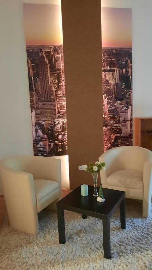 City Life Apartment Дебрецен Экстерьер фото