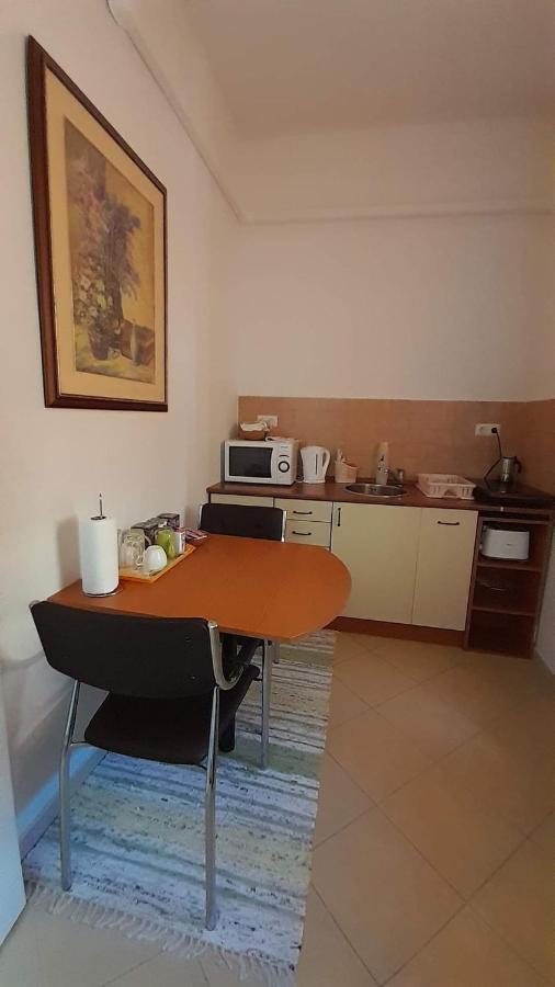 City Life Apartment Дебрецен Экстерьер фото
